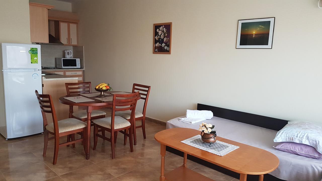Tashevi Apartments Pomorie Kültér fotó