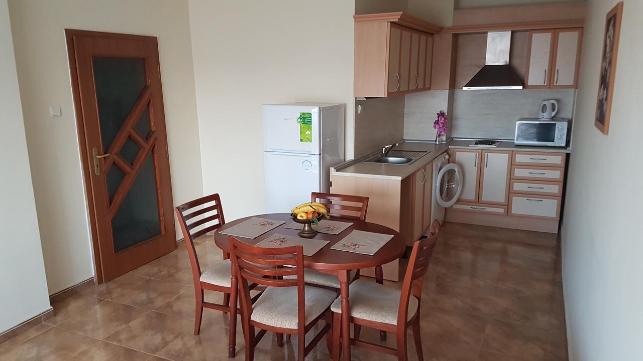 Tashevi Apartments Pomorie Kültér fotó