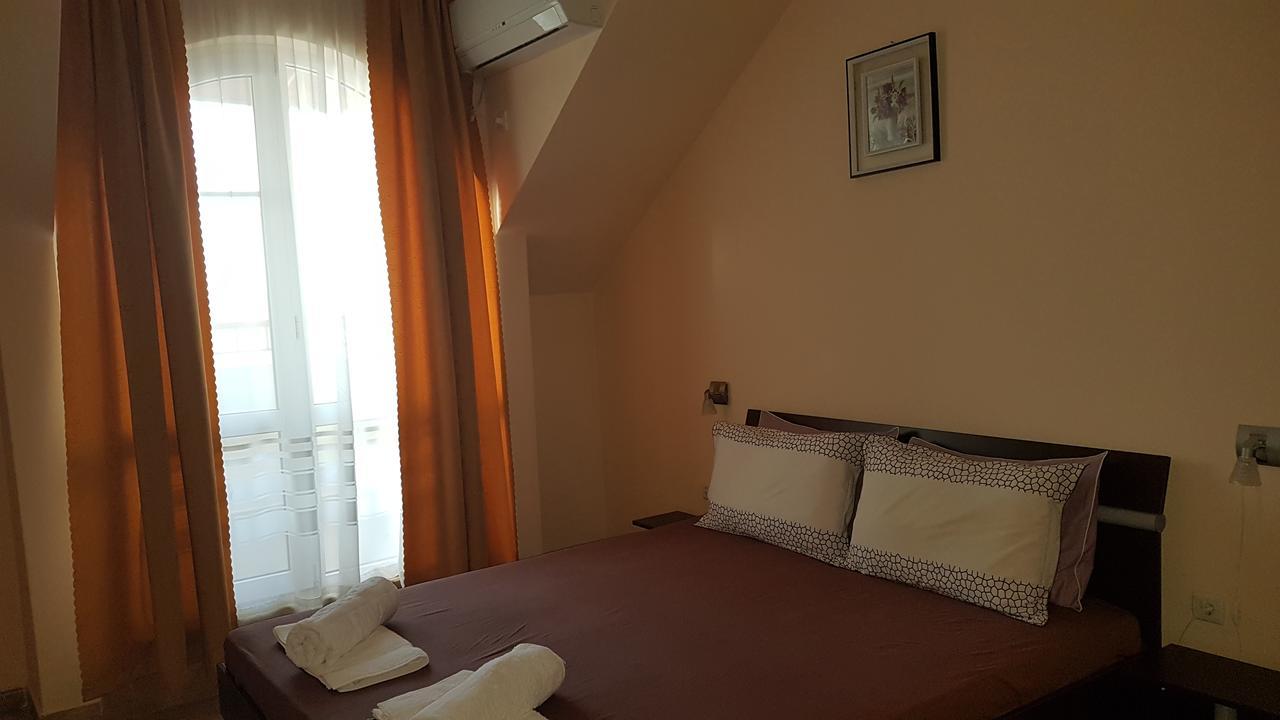 Tashevi Apartments Pomorie Kültér fotó