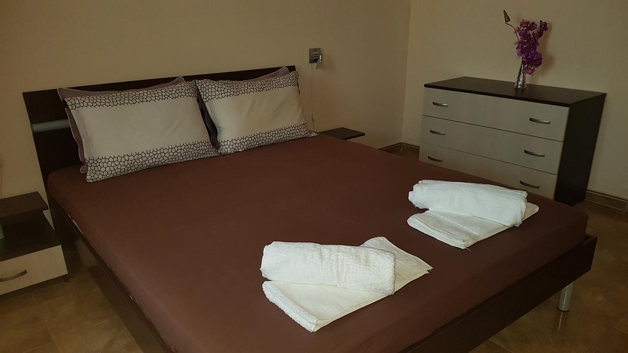 Tashevi Apartments Pomorie Kültér fotó