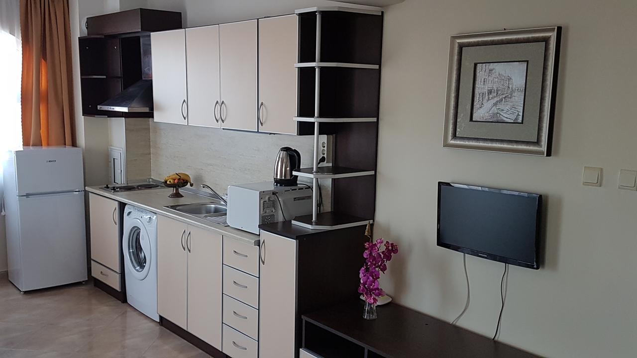 Tashevi Apartments Pomorie Kültér fotó