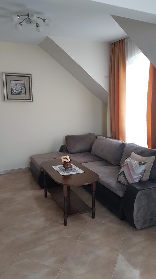 Tashevi Apartments Pomorie Kültér fotó