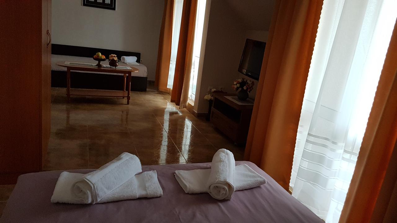 Tashevi Apartments Pomorie Kültér fotó
