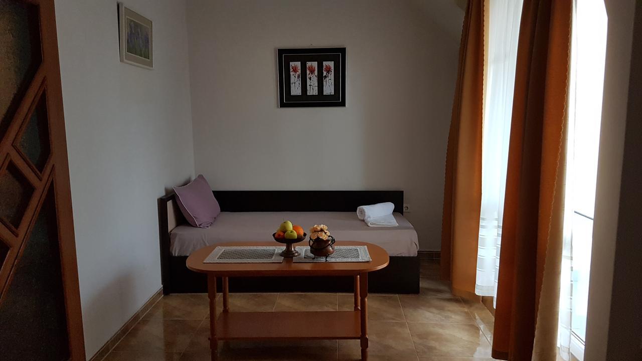Tashevi Apartments Pomorie Kültér fotó
