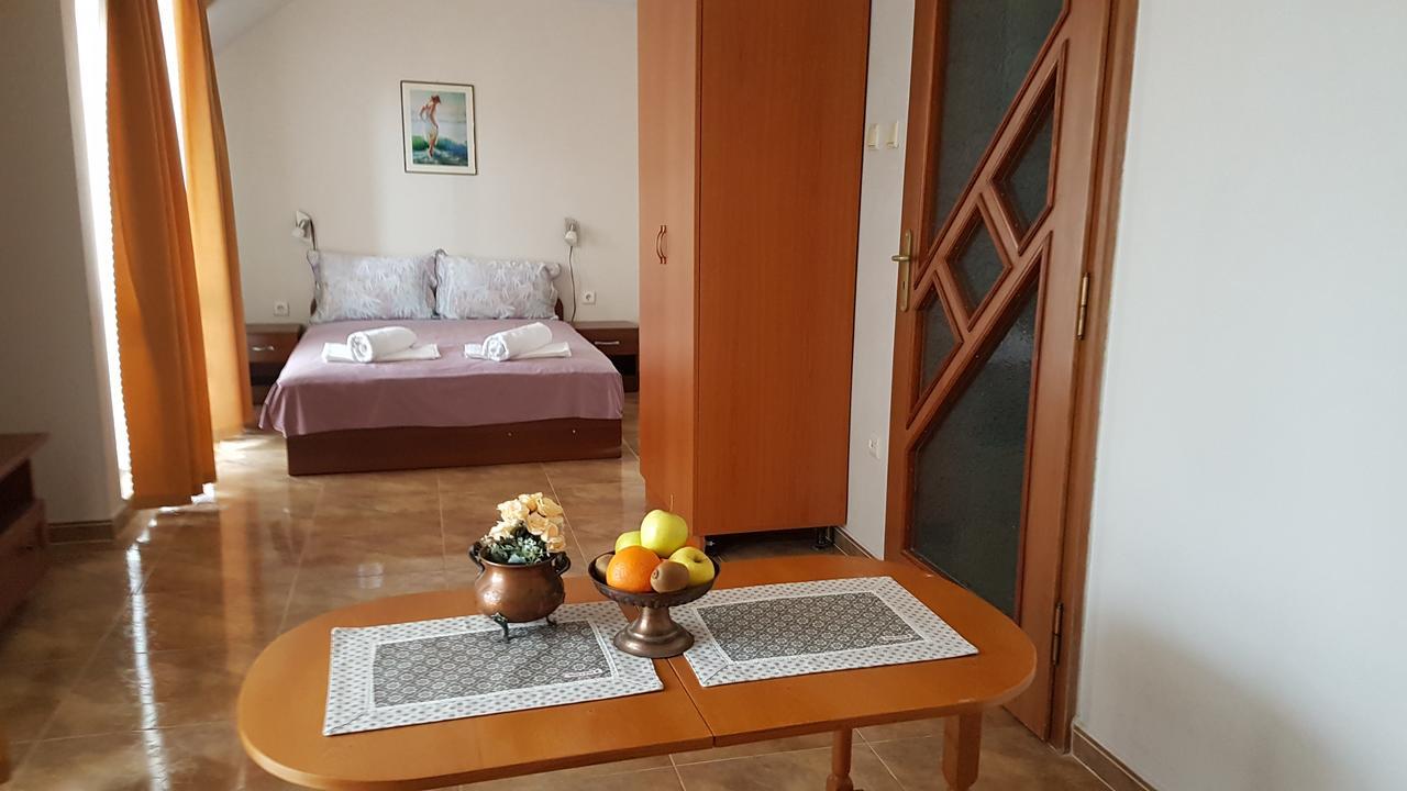 Tashevi Apartments Pomorie Kültér fotó
