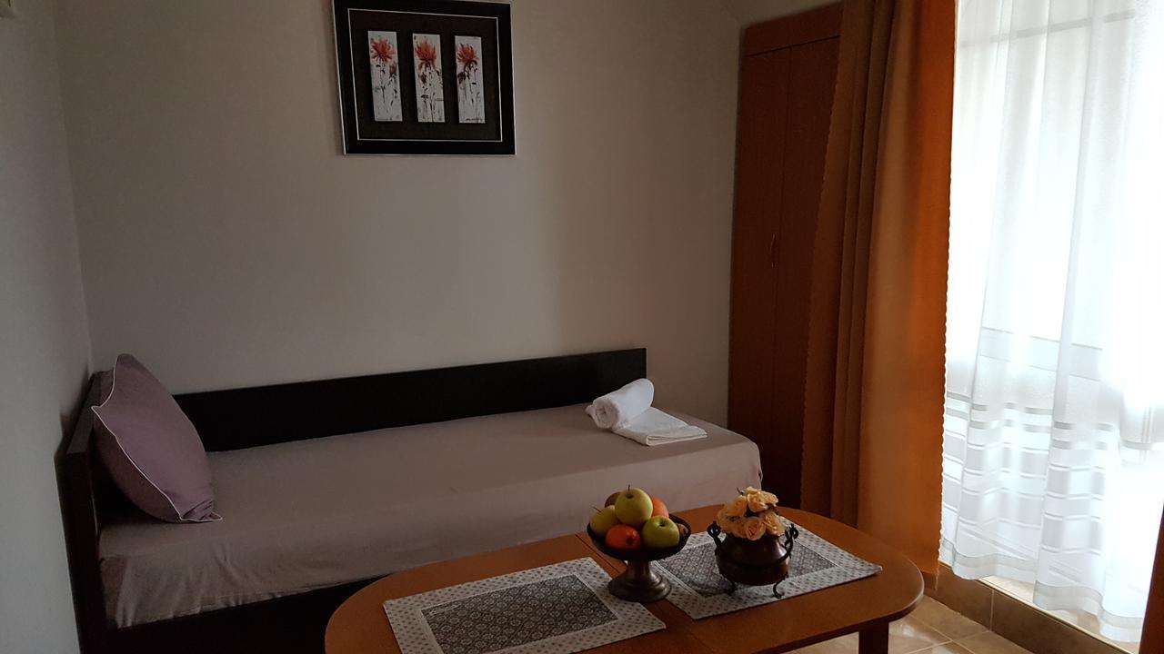 Tashevi Apartments Pomorie Kültér fotó